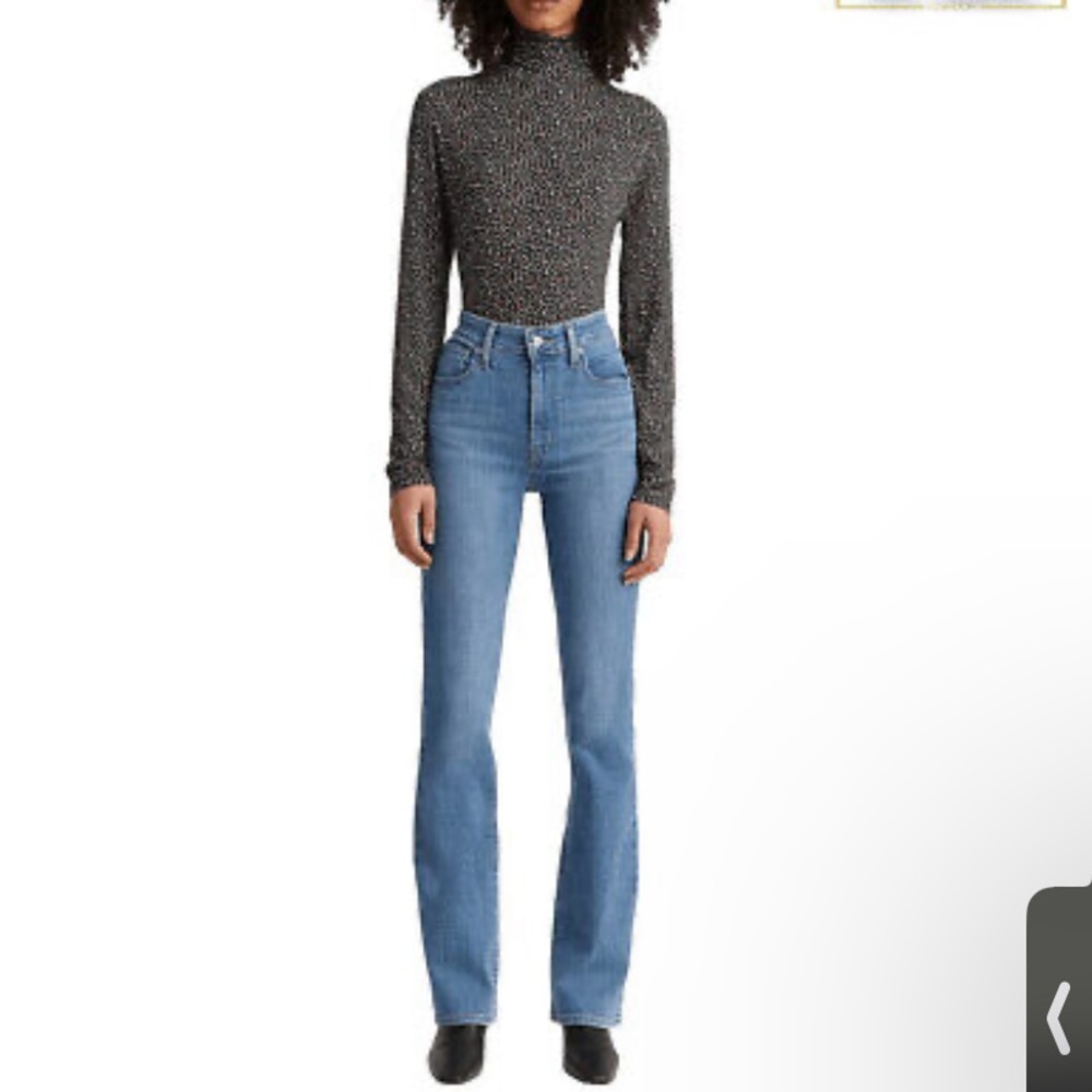 Levi’s 725 High Rise Bootcut Jeans